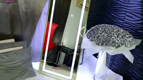 Snapshot of monique_a chatting on 02-03-25, 09:08 Ask me online show from 02-03-25, 09:08