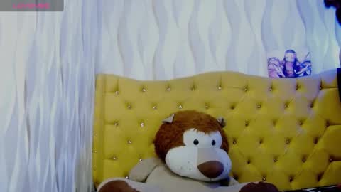 Snapshot of moniquehick chatting on 02-24-25, 04:04 Monica online show from 02-24-25, 04:04