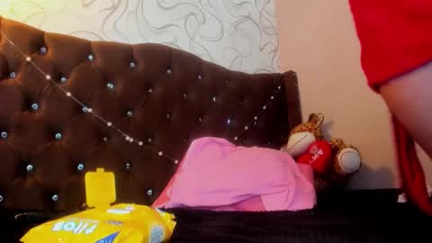 Snapshot of moniquehick chatting on 09-28-25, 04:45 Monica online show from 09-28-25, 04:45