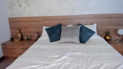 Snapshot of moniquemilff chatting on 01-31-25, 07:29 Monique  online show from 01-31-25, 07:29