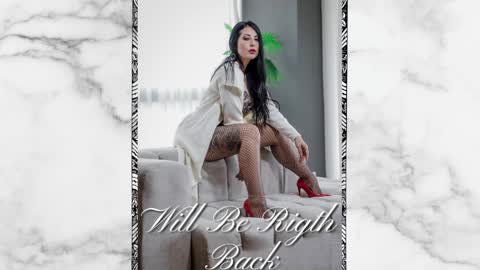 Snapshot of moniquemilff chatting on 02-20-25, 07:52 Monique  online show from 02-20-25, 07:52