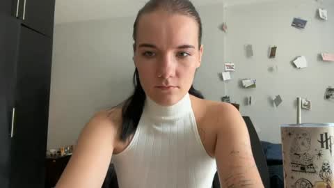 Rose online show from 04-15-26, 04:30