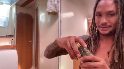 Snapshot of monkandmia chatting on 10-12-25, 02:05 Monk and Mia online show from 10-12-25, 02:05