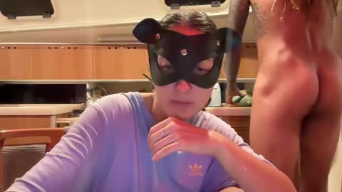 Snapshot of monkandmia chatting on 10-17-25, 04:26 Monk and Mia online show from 10-17-25, 04:26