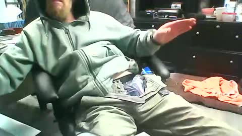 Snapshot of monkeypants0 chatting on 11-12-25, 04:18 monkeypants0 online show from 11-12-25, 04:18