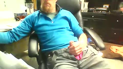 Snapshot of monkeypants0 chatting on 11-17-25, 05:41 monkeypants0 online show from 11-17-25, 05:41