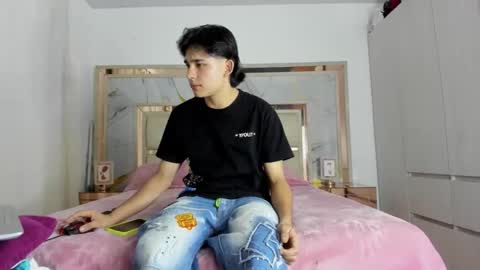 Snapshot of monky_0002 chatting on 03-15-26, 01:33 monky_0002 online show from 03-15-26, 01:33