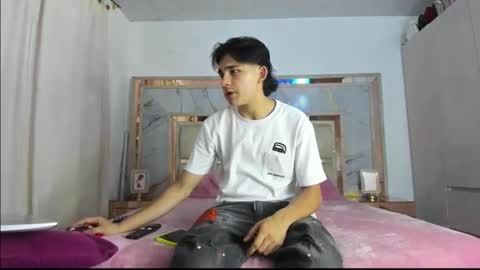 Snapshot of monky_0002 chatting on 03-15-26, 11:33 monky_0002 online show from 03-15-26, 11:33