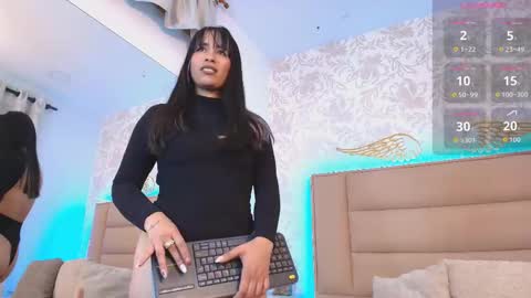 Snapshot of monserrat_towers chatting on 11-05-25, 01:11 Adriana online show from 11-05-25, 01:11