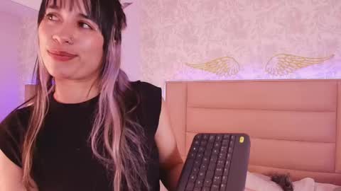 Snapshot of monserrat_towers chatting on 11-30-25, 01:48 Adriana online show from 11-30-25, 01:48