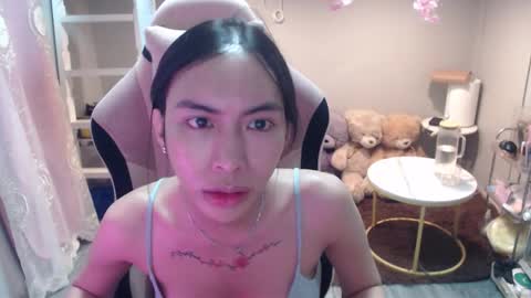 ELYSE A SIMPLE GIRL online show from 11-17-25, 09:59