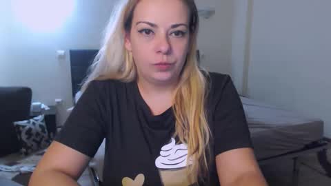 Monse online show from 09-26-25, 08:24