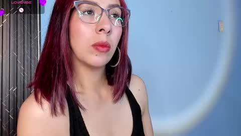 moolly_evanz online show from 04-25-26, 02:58