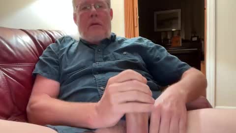 Snapshot of moon4music chatting on 02-15-26, 04:09 moon4music online show from 02-15-26, 04:09