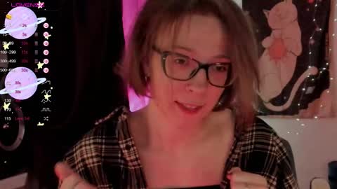 Snapshot of moon__girl chatting on 11-07-25, 07:47 Roxy online show from 11-07-25, 07:47