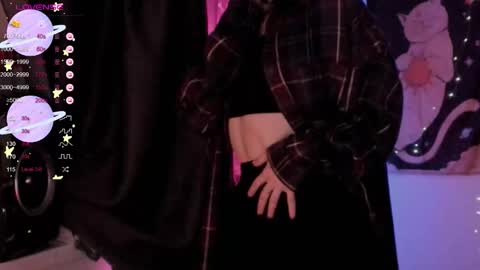 Snapshot of moon__girl chatting on 11-15-25, 07:10 Roxy online show from 11-15-25, 07:10