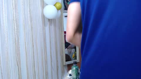 Snapshot of moon_and_fire_ chatting on 11-23-25, 04:29 moon_and_fire_ online show from 11-23-25, 04:29