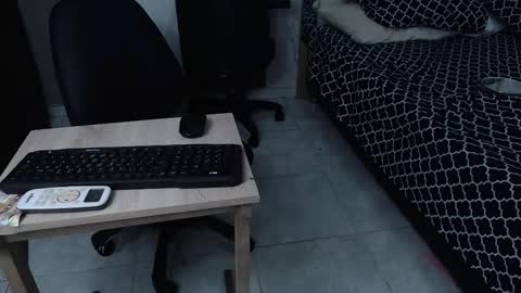 Snapshot of moon_and_fire_ chatting on 12-03-25, 02:08 moon_and_fire_ online show from 12-03-25, 02:08