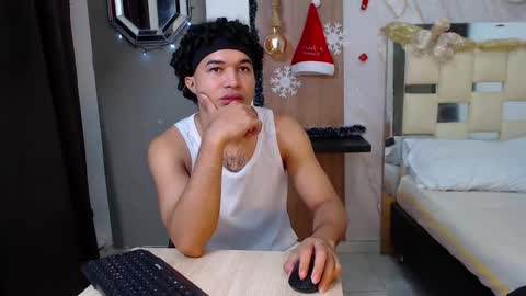 moon_and_fire_ online show from 12-16-25, 04:50