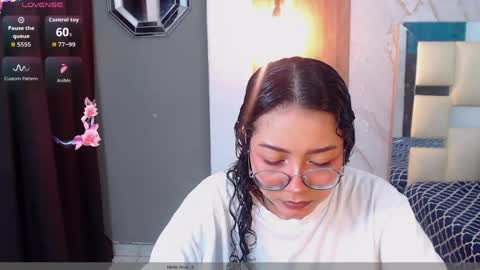 moon_and_fire_ online show from 03-30-26, 05:41