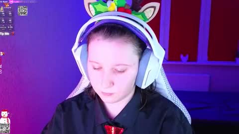 Lola online show from 12-17-25, 03:40