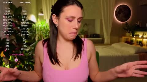 Luna  online show from 01-19-25, 02:38