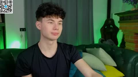 Snapshot of moon_gloww chatting on 03-01-26, 08:00 moon_gloww online show from 03-01-26, 08:00