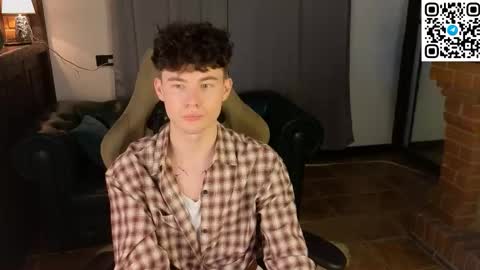 Snapshot of moon_gloww chatting on 03-05-26, 12:23 moon_gloww online show from 03-05-26, 12:23