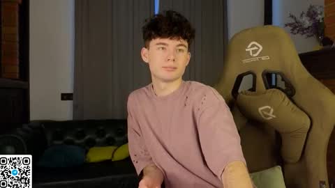 Snapshot of moon_gloww chatting on 03-10-26, 04:50 moon_gloww online show from 03-10-26, 04:50