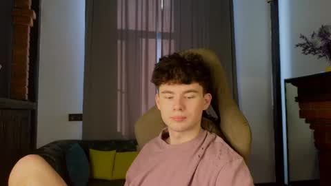 Snapshot of moon_gloww chatting on 03-11-26, 02:17 moon_gloww online show from 03-11-26, 02:17