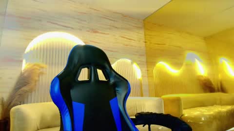 Snapshot of moon_red_r chatting on 06-02-26, 12:40 Moon online show from 06-02-26, 12:40