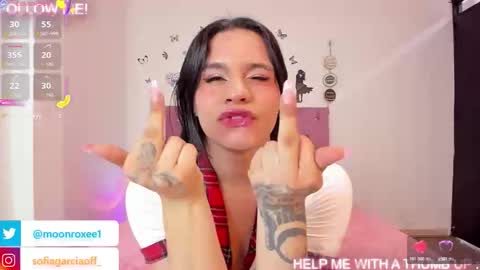 moon_roxee online show from 10-28-25, 04:20