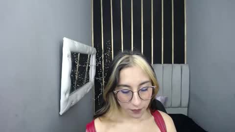 MOON SHUT online show from 03-09-26, 12:20