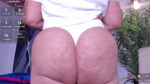 Snapshot of moon_swt_ chatting on 01-23-25, 06:45 Luna  online show from 01-23-25, 06:45