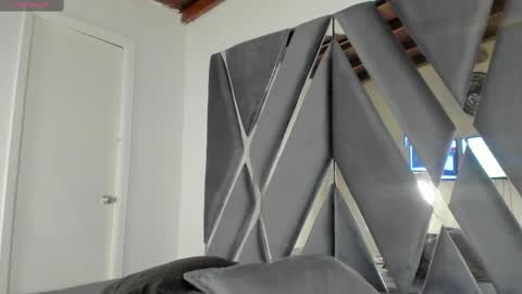 Snapshot of moon_swt_ chatting on 02-25-25, 06:31 Luna  online show from 02-25-25, 06:31