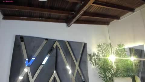 Snapshot of moon_swt_ chatting on 09-14-25, 02:05 Luna  online show from 09-14-25, 02:05