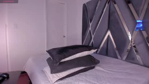 Snapshot of moon_swt_ chatting on 09-18-25, 05:59 Luna  online show from 09-18-25, 05:59
