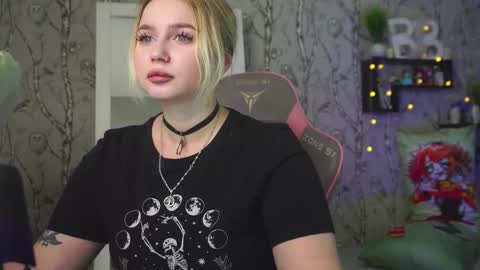 Emilia online show from 03-13-26, 09:27