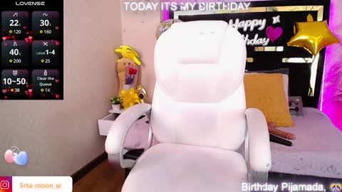 Snapshot of moon_water__ chatting on 02-07-25, 10:19 Moon Water online show from 02-07-25, 10:19