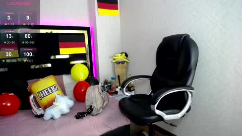 Snapshot of moon_water__ chatting on 09-26-25, 11:47 Moon Water online show from 09-26-25, 11:47