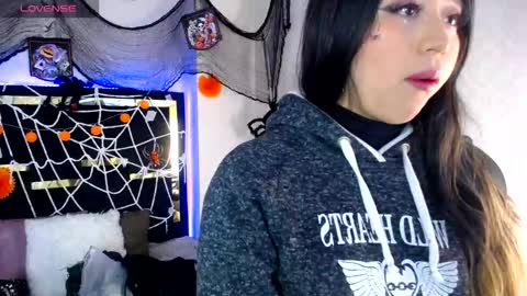 Snapshot of moon_water__ chatting on 10-14-25, 11:44 Moon Water online show from 10-14-25, 11:44