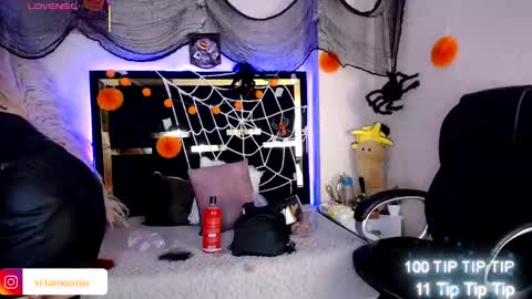 Snapshot of moon_water__ chatting on 10-18-25, 11:33 Moon Water online show from 10-18-25, 11:33