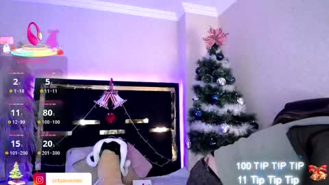 Snapshot of moon_water__ chatting on 11-24-25, 10:26 Moon Water online show from 11-24-25, 10:26