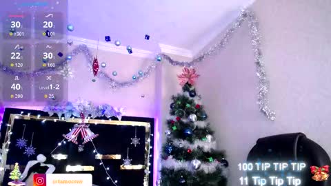 Snapshot of moon_water__ chatting on 11-26-25, 10:27 Moon Water online show from 11-26-25, 10:27