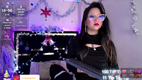 Snapshot of moon_water__ chatting on 11-27-25, 10:06 Moon Water online show from 11-27-25, 10:06