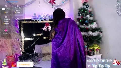 Snapshot of moon_water__ chatting on 11-29-25, 10:18 Moon Water online show from 11-29-25, 10:18