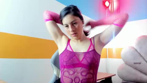 Snapshot of moon_winy chatting on 09-25-25, 11:47 Winy online show from 09-25-25, 11:47