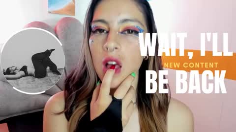 Snapshot of moon_winy chatting on 10-23-25, 11:31 Winy online show from 10-23-25, 11:31