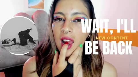 Snapshot of moon_winy chatting on 10-28-25, 11:25 Winy online show from 10-28-25, 11:25