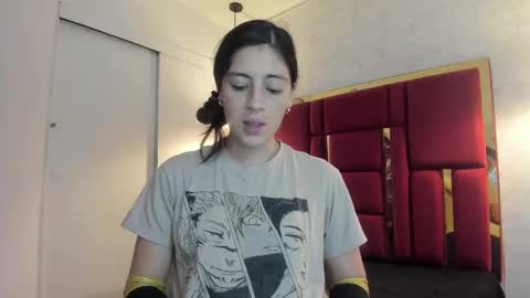 Snapshot of moon_winy chatting on 11-16-25, 11:49 Winy online show from 11-16-25, 11:49